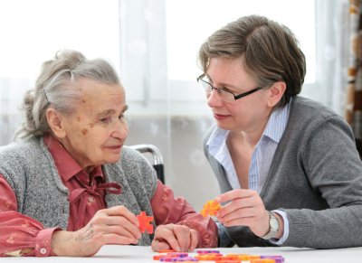 Essential Estate Planning Tips For A Loved One With Alzheimer's